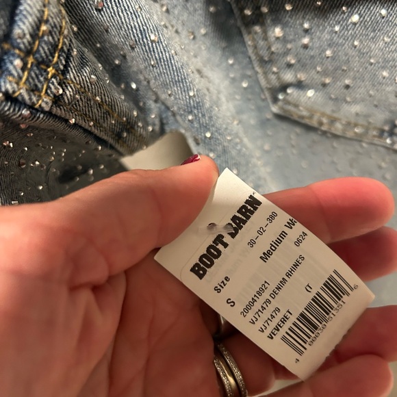 Vervet Light Blue Jean Jacket with Silver Details - Picture 8 of 8